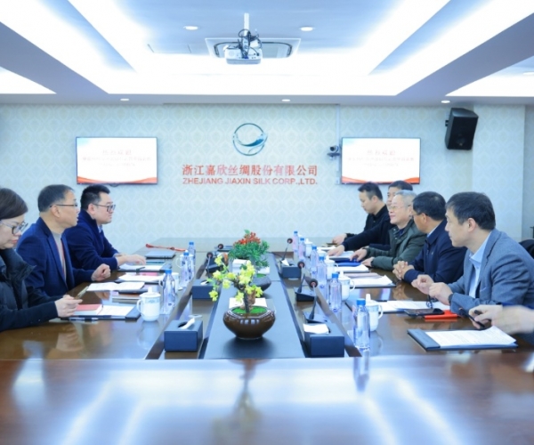 中国纺织品收支口商会曹甲昌会长一行来访调研 深入调研外贸走势，，，携手探寻前行新径